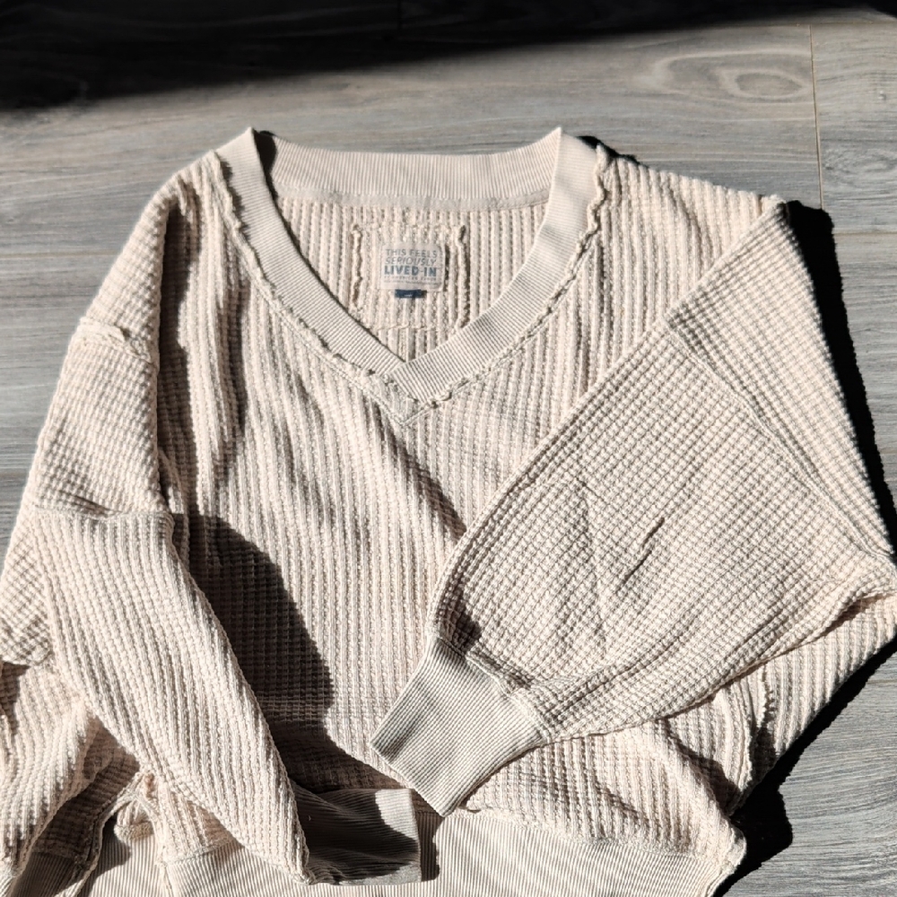 american Eagle Women's Cream V Neck Sweatshirt